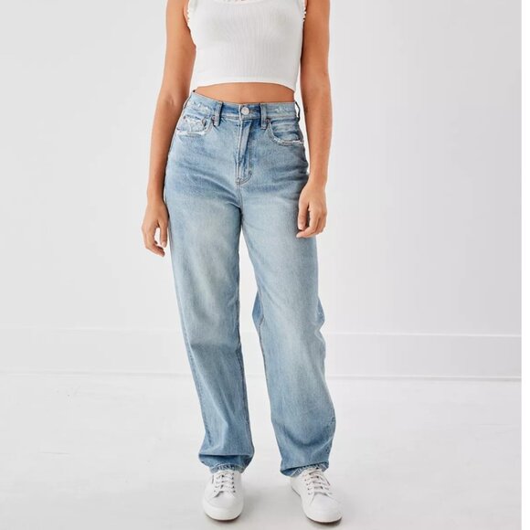 American Eagle Outfitters Denim - American Eagle High Rise Baggy Straight Leg Light Wash Jeans Size 4 Short